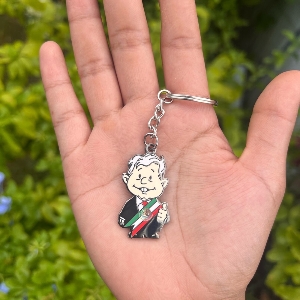 AMLO Metal Keychain